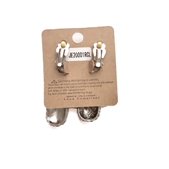 SOLD OUT🛍🆕SILVER RHINESTONE CLIP ON EARRINGS - Picture 3 of 3